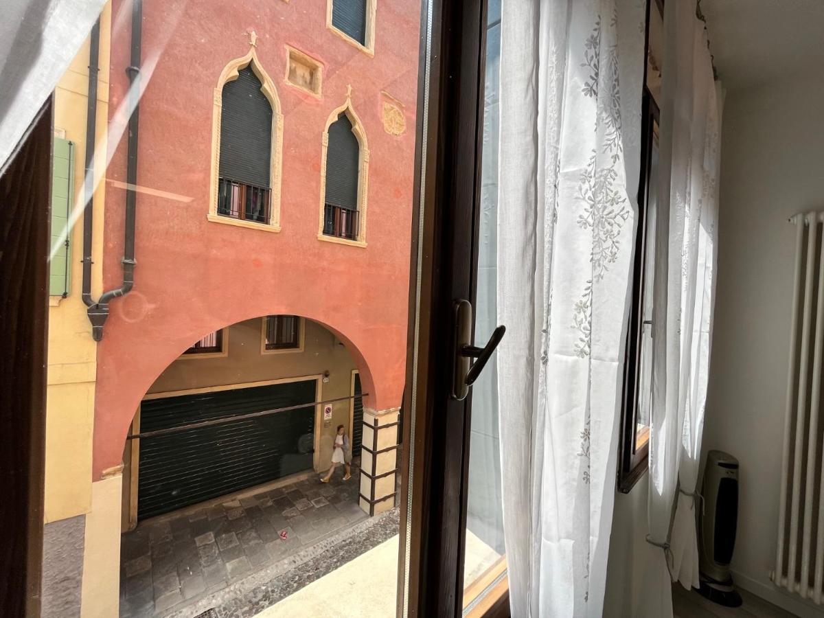 Appartamento Ai Portici Di Via Savonarola Padova Eksteriør billede